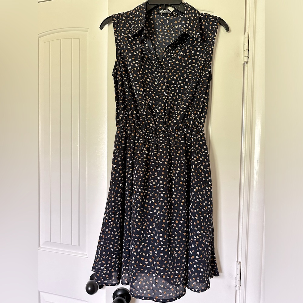 Navy Floral Dress Size Small